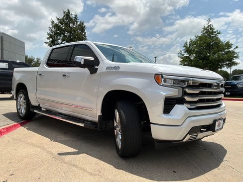 Used 2024 Chevrolet Silverado 1500 High Country w/ High Country Premium Package AWD/4WD image 4