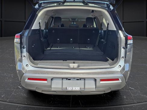 New 2026 Nissan Pathfinder SL AWD/4WD image 32