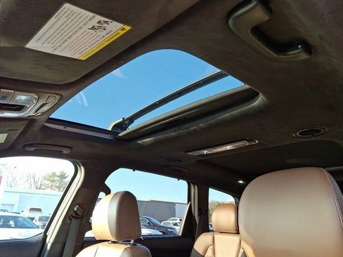 Used 2022 Kia Telluride SX w/ SX Prestige Package image 18