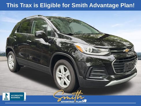 Used 2019 Chevrolet Trax LT w/ LT Convenience Package AWD/4WD image 16