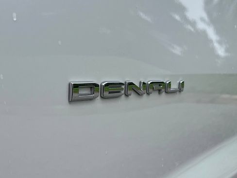 Used 2025 GMC Acadia Denali w/ Super Cruise Package AWD/4WD image 12
