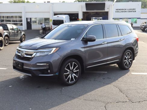 Used 2019 Honda Pilot Touring image 5