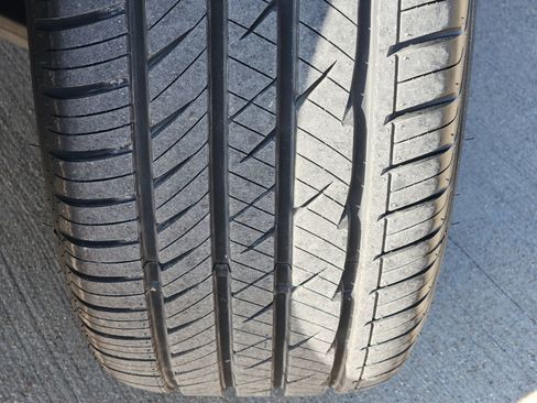 Used 2019 Volkswagen Atlas SE w/ Towing Package image 14