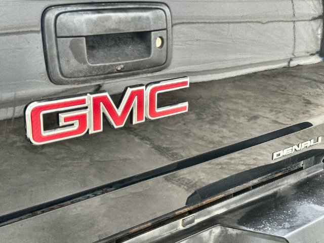 Used 2017 GMC Sierra 2500 Denali w/ Duramax Plus Package AWD/4WD image 28