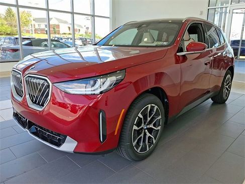 Used 2025 BMW X3 xDrive30i w/ Premium Package image 2