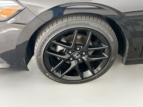 Used 2024 Honda Civic Sport image 11