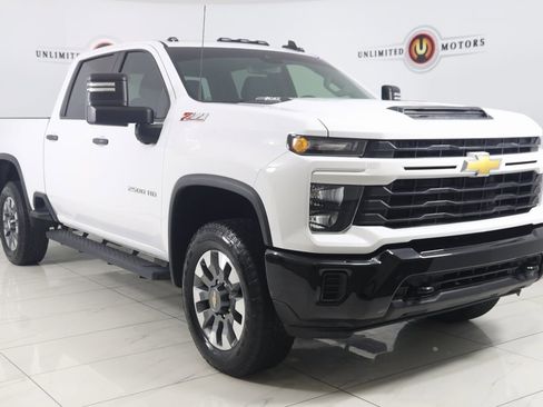 Used 2024 Chevrolet Silverado 2500 Custom w/ Custom Convenience Package image 16