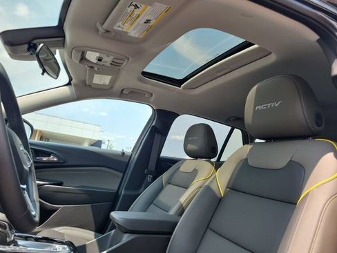 Used 2025 Chevrolet Trax ACTIV w/ Sunroof Package FWD image 26