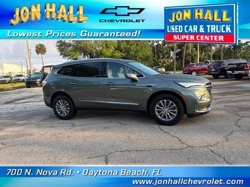 Used 2024 Buick Enclave Essence w/ Technology Package image 14