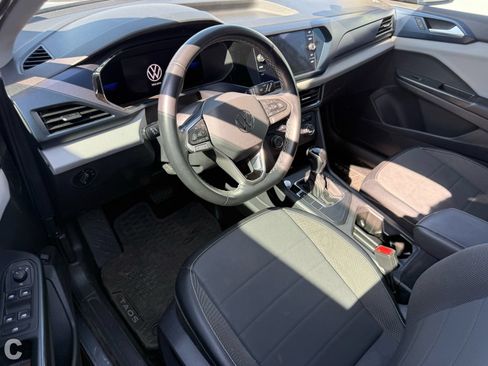 Used 2022 Volkswagen Taos SE FWD image 13