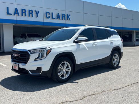 Certified 2024 GMC Terrain SLE w/ Driver Convenience Package FWD image 1