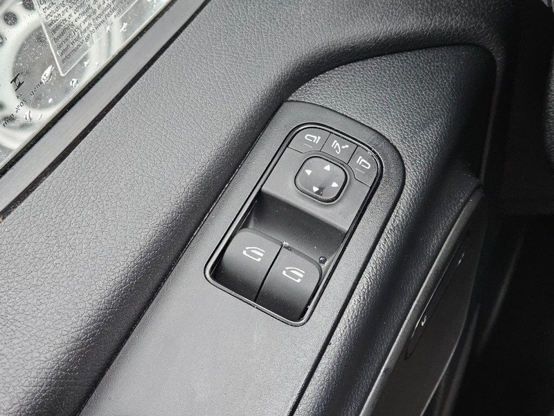 Used 2024 Mercedes-Benz Sprinter 2500 image 17