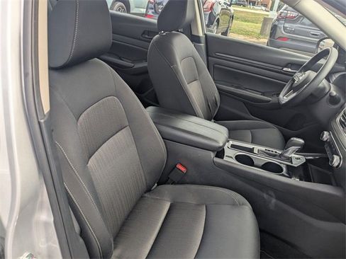 Used 2024 Nissan Altima 2.5 SV image 33