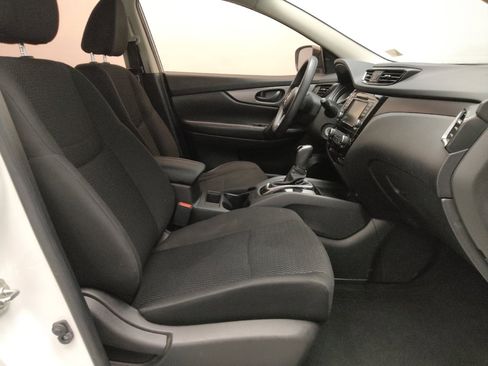 Used 2020 Nissan Rogue Sport S image 21