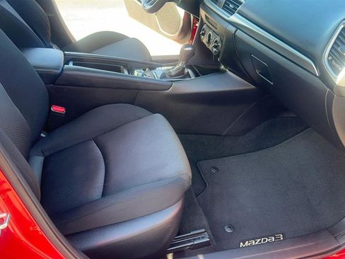 Used 2018 MAZDA MAZDA3 Sport FWD image 30