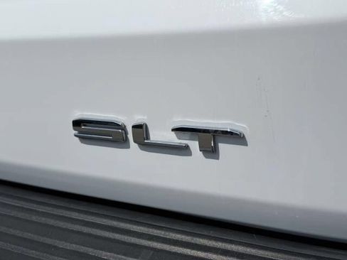 Used 2024 GMC Yukon SLT w/ SLT Premium Package AWD/4WD image 7