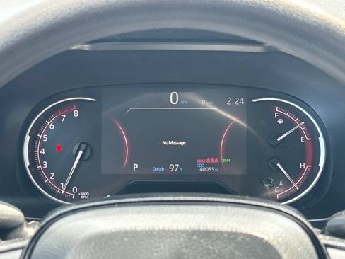 Used 2025 Toyota RAV4 XLE AWD/4WD image 17