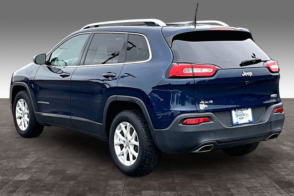 Used 2018 Jeep Cherokee Latitude Plus w/ Cold Weather Group AWD/4WD image 25