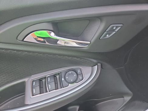 New 2025 Chevrolet Malibu LT image 12