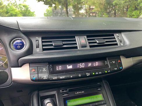 Used 2015 Lexus CT 200h image 15