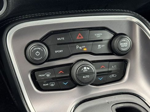 Used 2022 Dodge Challenger GT image 27