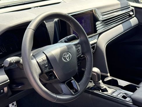 Used 2025 Toyota Camry SE FWD image 18