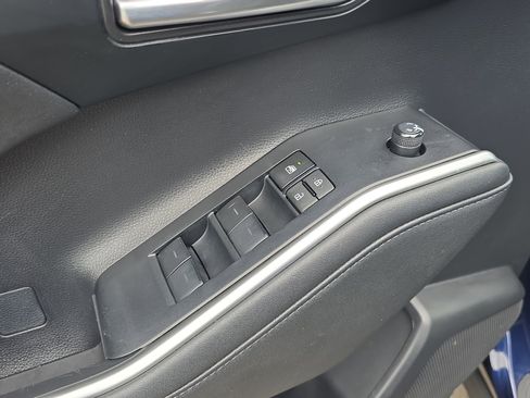 Used 2023 Toyota Highlander XLE image 21