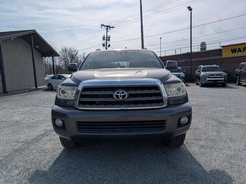Used 2015 Toyota Sequoia SR5 w/ Premium Package image 2