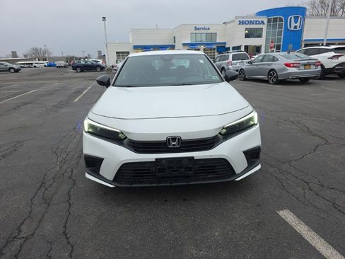 Used 2023 Honda Civic Sport image 2