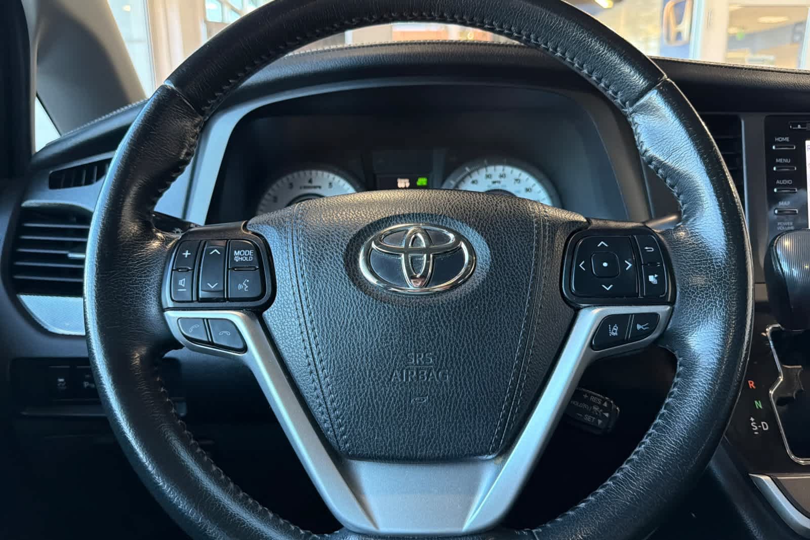 Used 2020 Toyota Sienna SE Premium AWD/4WD image 28