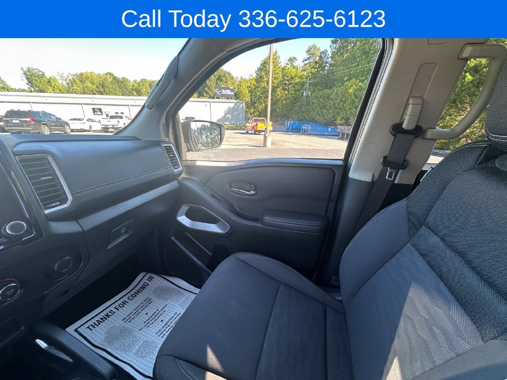 Used 2022 Nissan Frontier SV AWD/4WD image 17