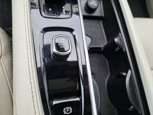 Used 2023 Volvo XC90 B6 Core w/ Climate Package AWD/4WD image 16