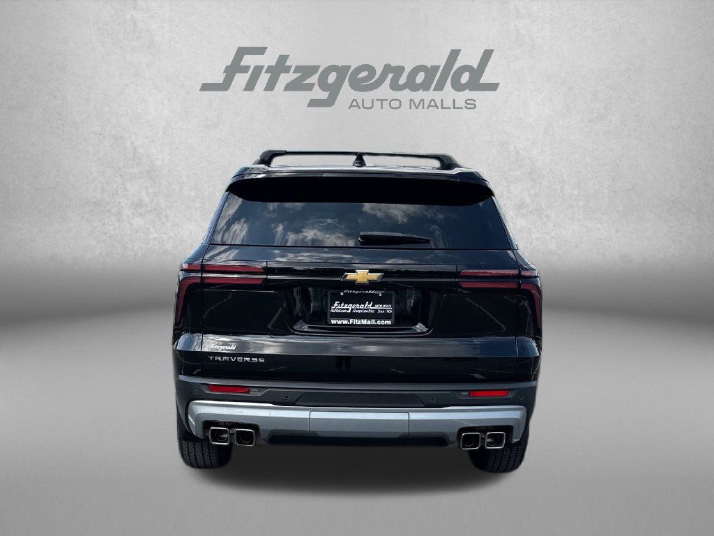 Used 2025 Chevrolet Traverse LT w/ LPO, Floor Liner Package FWD image 7
