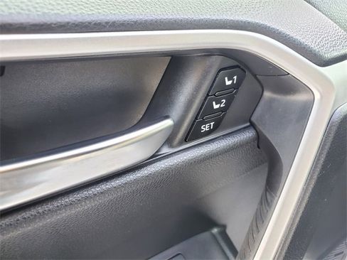 Used 2023 Toyota RAV4 XLE Premium image 15