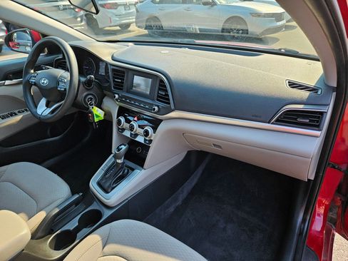 Used 2019 Hyundai Elantra SE FWD image 33