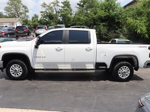Used 2023 Chevrolet Silverado 2500 LT AWD/4WD image 4