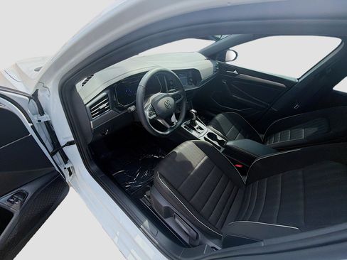 Used 2022 Volkswagen Jetta Sport FWD image 9