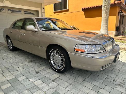 Used 2007 Lincoln Town Car Signature Limited RWD image 33