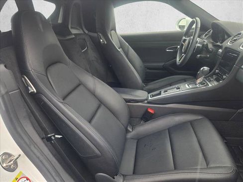 Used 2025 Porsche 718 Boxster RWD image 16