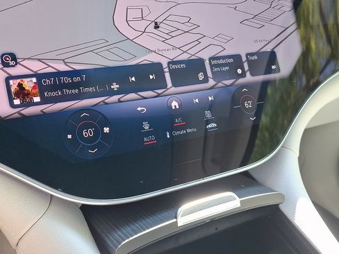 Used 2023 Mercedes-Benz EQS 580 4MATIC SUV image 16