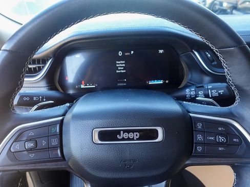 Used 2022 Jeep Grand Cherokee Limited AWD/4WD image 16