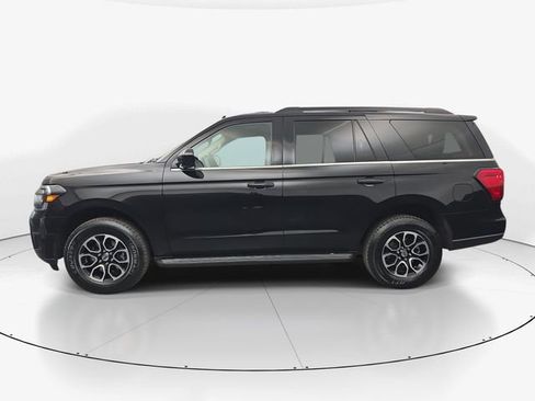 Used 2024 Ford Expedition XLT AWD/4WD image 7