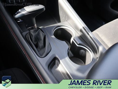 Used 2025 Dodge Durango GT image 39