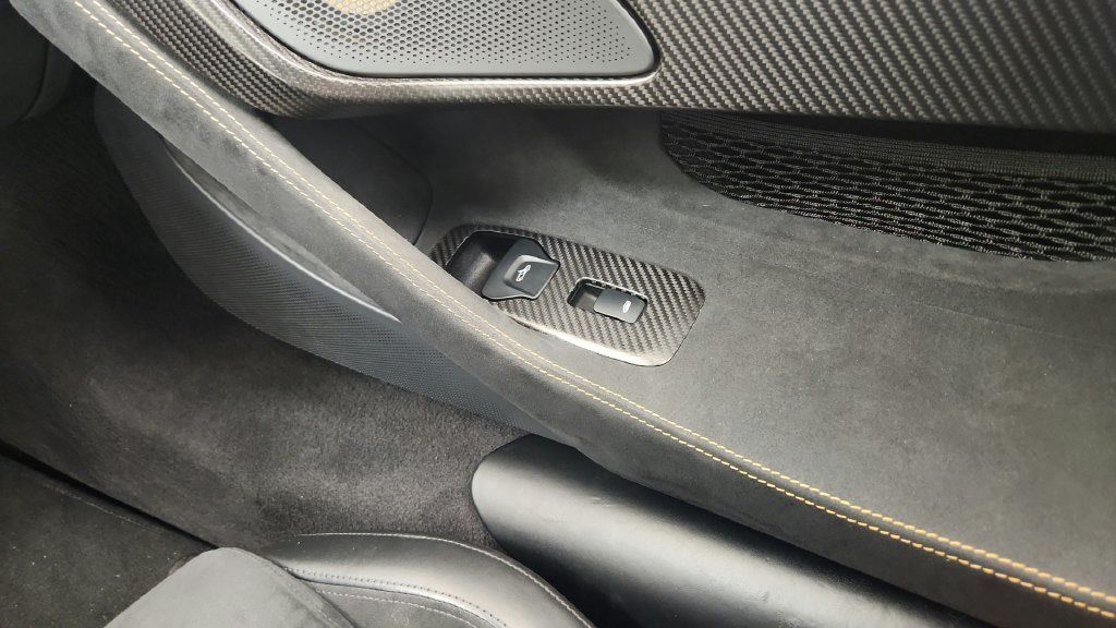 Used 2019 McLaren 600LT RWD image 75