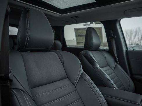 New 2026 Mitsubishi Outlander SE AWD/4WD image 12