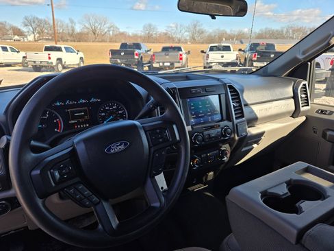 Used 2022 Ford F250 XLT w/ XLT Value Package image 11