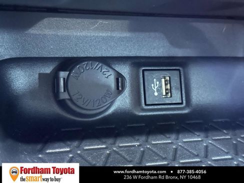 Used 2025 Toyota RAV4 XLE image 26