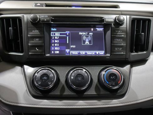 Used 2014 Toyota RAV4 LE AWD/4WD image 24