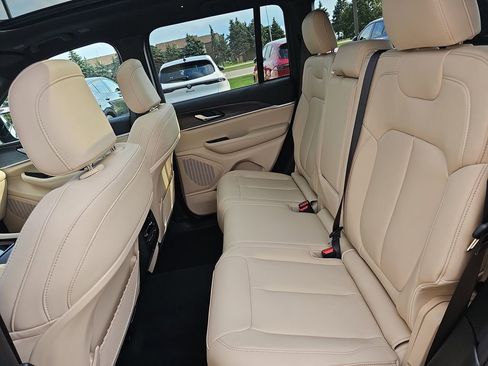 New 2025 Jeep Grand Cherokee Limited w/ Trailer Tow Package image 14