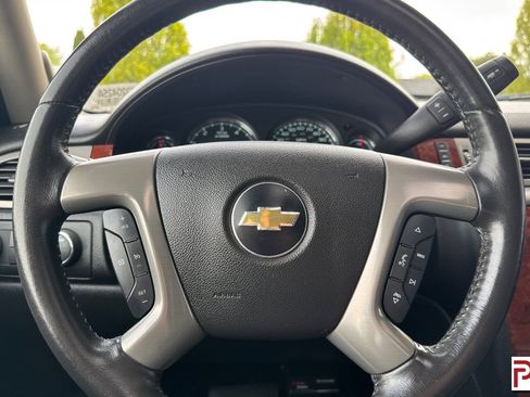 Used 2013 Chevrolet Tahoe LT w/ Luxury Package AWD/4WD image 28